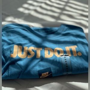 Nike T-shirt